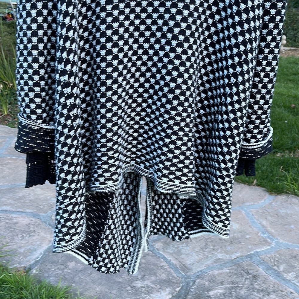 🌺 Creazioni Effect; NICE Designer Black/White Long Sweater in Misses Size XL! - Picture 7 of 12